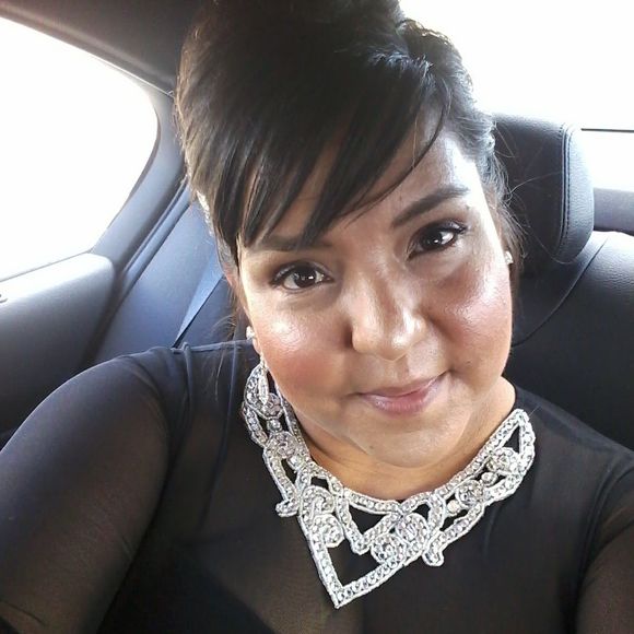 Meet your Posher, Cristina - Picture 1 of 1